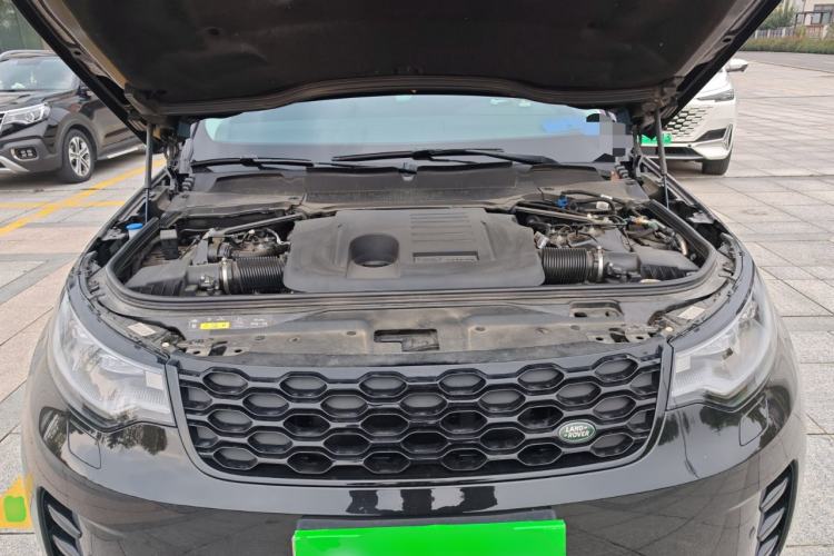 Used Land Rover Discovery 2024 360 PS Dynamic SE Engine Bay
