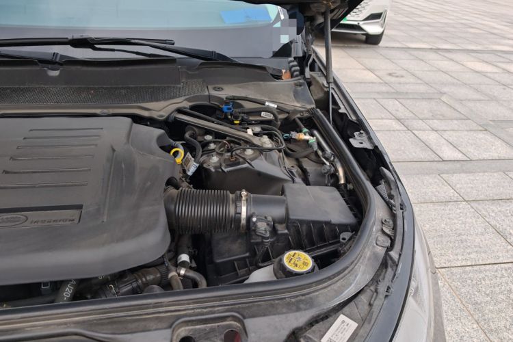 Used Land Rover Discovery 2024 360 PS Dynamic SE Engine Bay Left