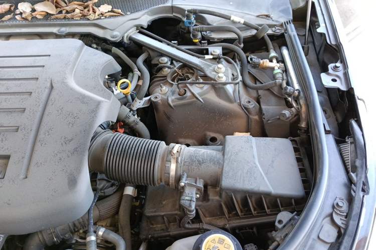 Used Land Rover Discovery 2024 360 PS S Engine Bay Left