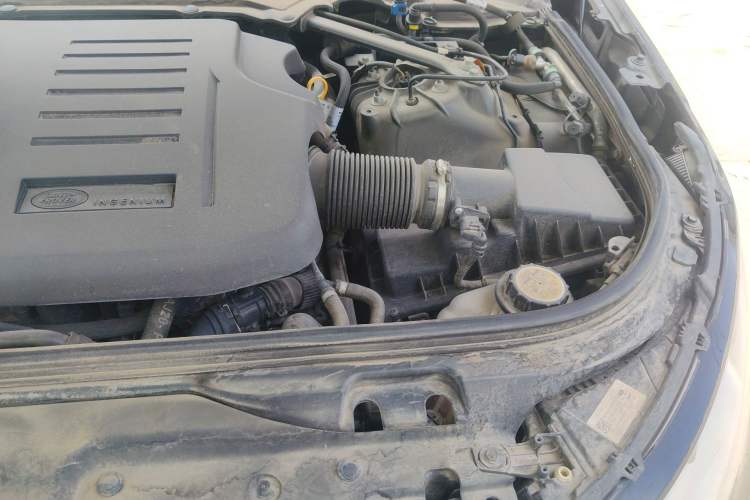 Used Land Rover Discovery 2024 360 PS S Engine Bay Left