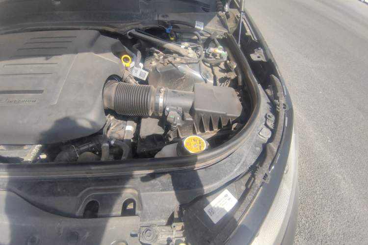 Used Land Rover Discovery 2024 360 PS Dynamic SE Engine Bay Left