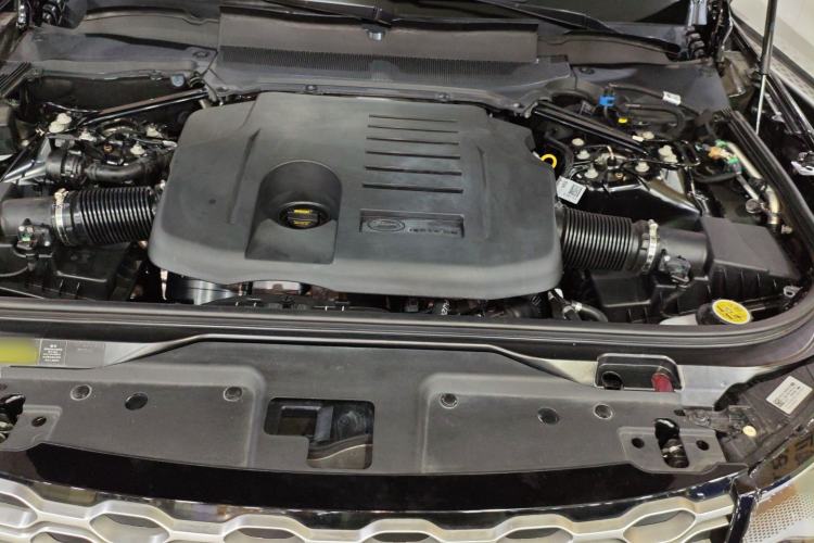 Used Land Rover Discovery 2024 360 PS S Engine Bay