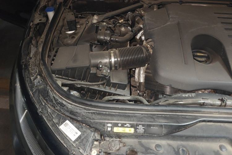 Used Land Rover Discovery 2024 360 PS S Engine Bay Right
