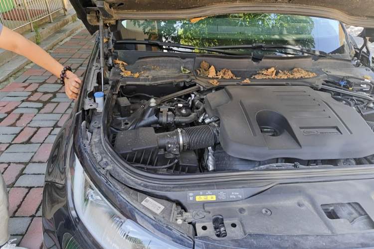 Used Land Rover Discovery  Engine Bay Right