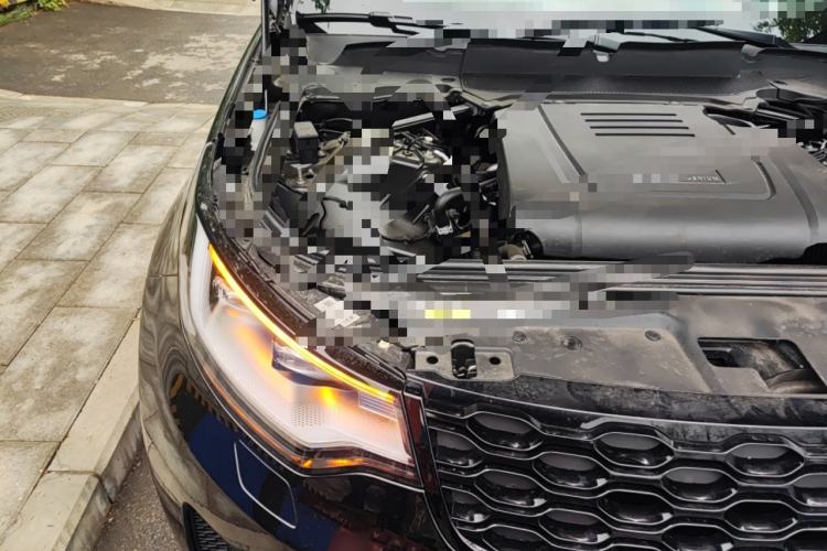 Used Land Rover Discovery 2024 300PS S Engine Bay Right