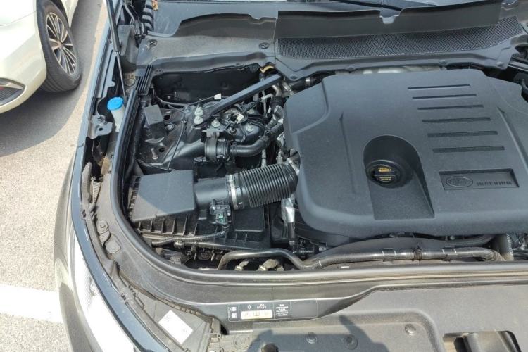Used Land Rover Discovery 2024 360 PS Dynamic SE Engine Bay Right