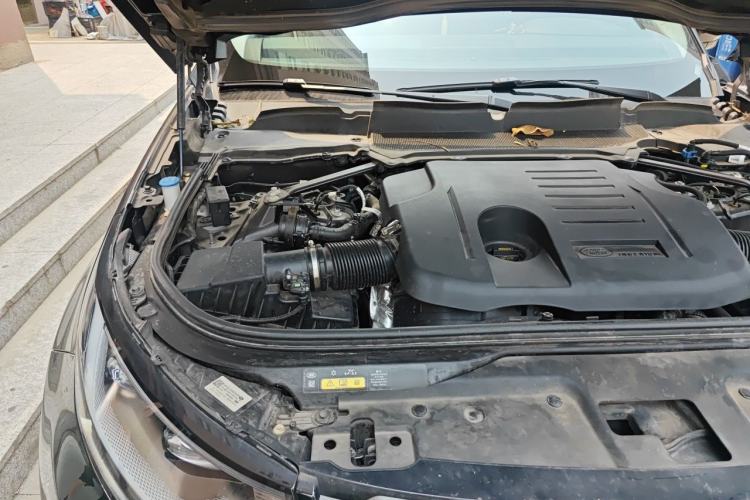 Used Land Rover Discovery 2024 360 PS S Engine Bay Right
