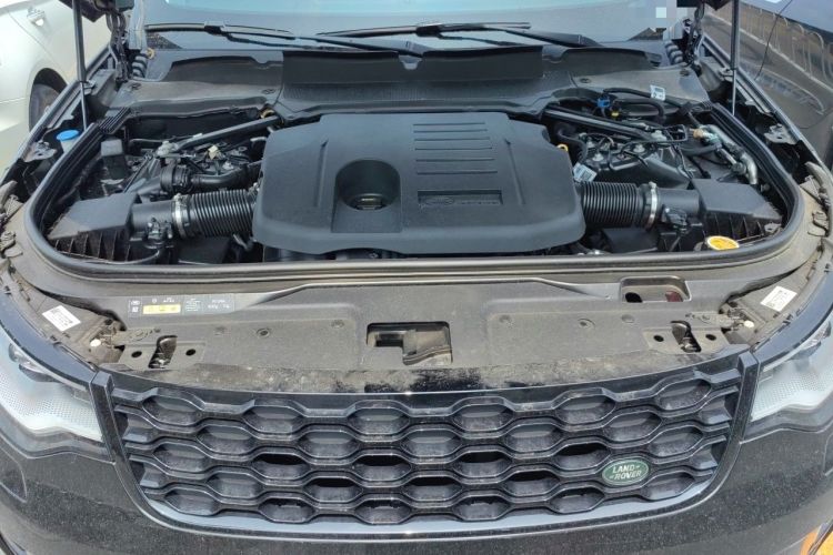Used Land Rover Discovery 2024 360 PS Dynamic SE Engine Bay