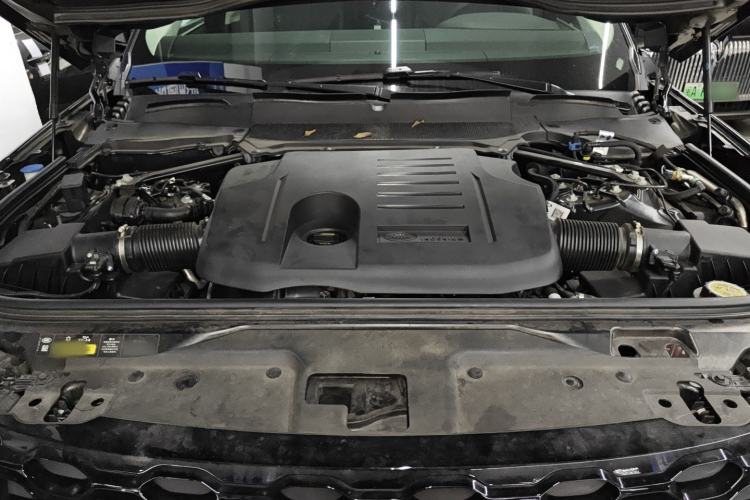 Used Land Rover Discovery 2024 360 PS Dynamic SE Engine Bay