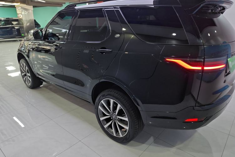 Used Land Rover Discovery 2024 360 PS Dynamic SE Exterior 3