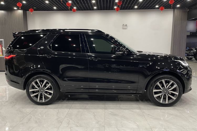 Used Land Rover Discovery 2024 360 PS Dynamic SE Exterior 4