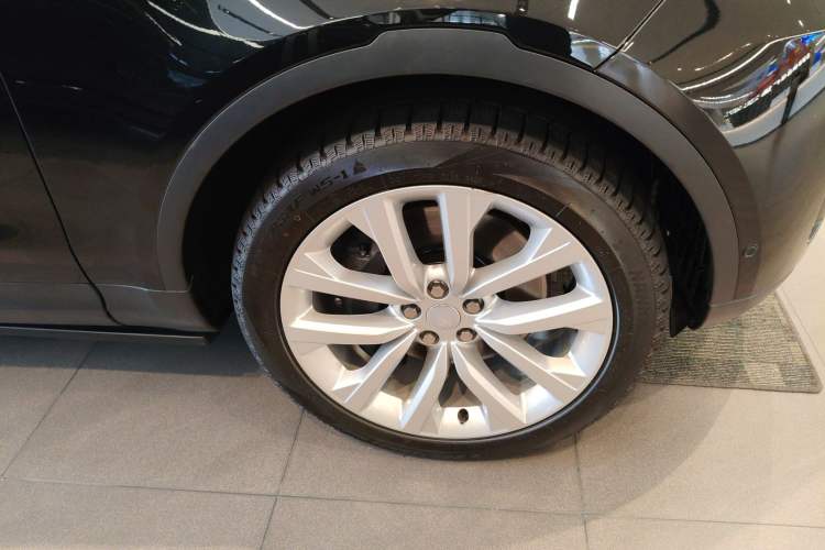 Used Land Rover Discovery 2024 360 PS S Exterior 4
