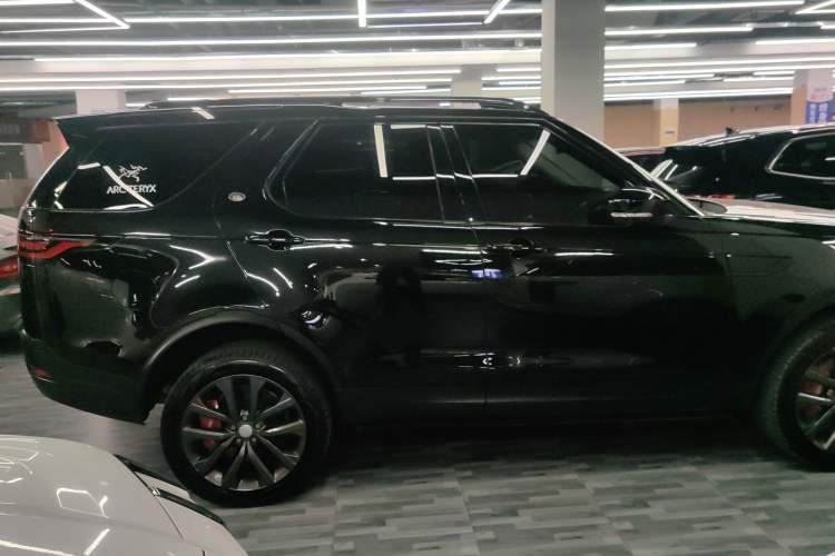 Used Land Rover Discovery 2024 360 PS S Exterior 5