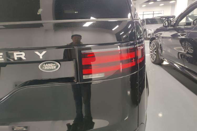 Used Land Rover Discovery 2024 360 PS S Exterior 6
