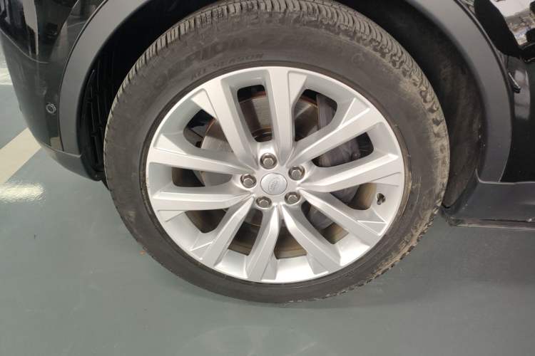 Used Land Rover Discovery 2024 360 PS S Exterior 7