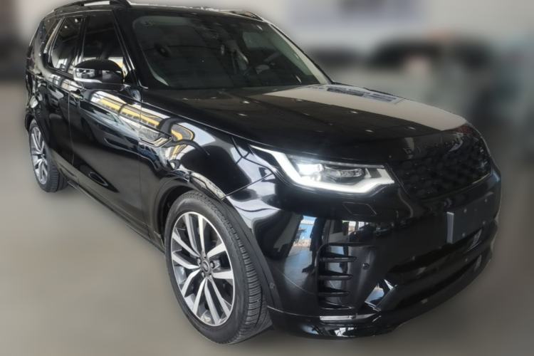 Used Land Rover Discovery 2024 360 PS Dynamic SE Front Right 45 Deg