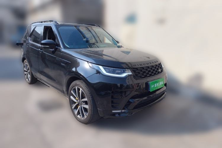 Used Land Rover Discovery 2024 360 PS Dynamic SE Front Right 45 Deg