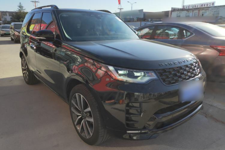 Used Land Rover Discovery 2024 360 PS Dynamic SE Front Right 45 Deg