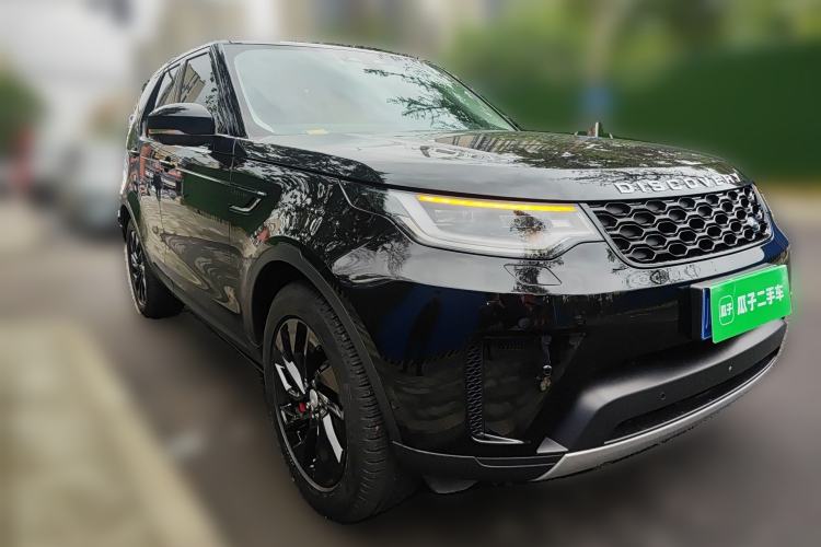 Used Land Rover Discovery 2024 300PS S Front Right 45 Deg