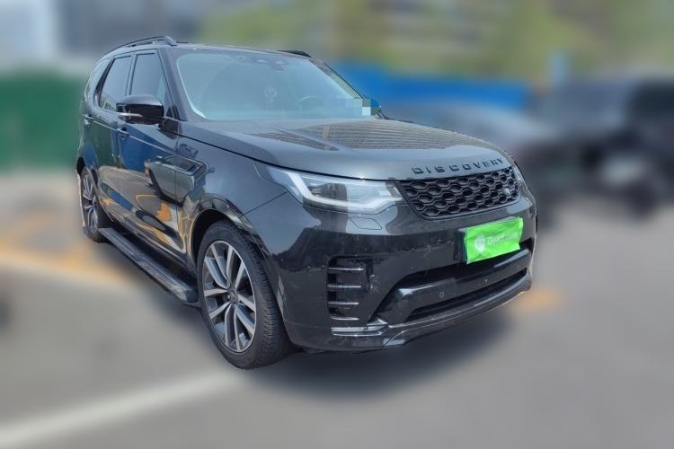 Used Land Rover Discovery 2024 360 PS Dynamic SE Front Right 45 Deg