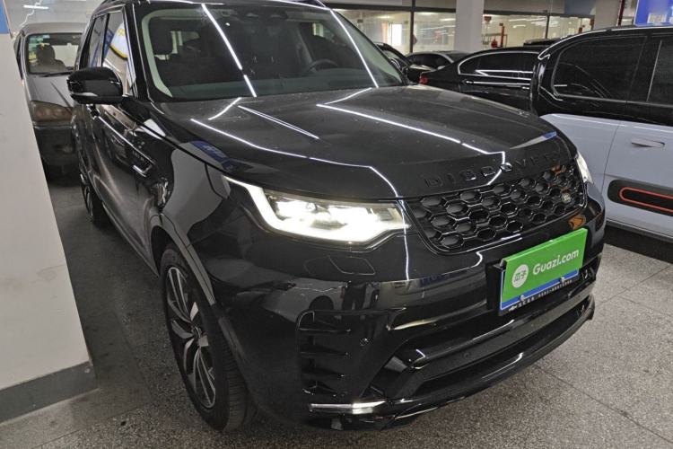Used Land Rover Discovery 2024 360 PS Dynamic SE Front Right 45 Deg