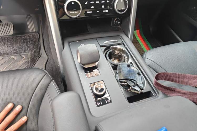 Used Land Rover Discovery 2024 360 PS S Gear Lever