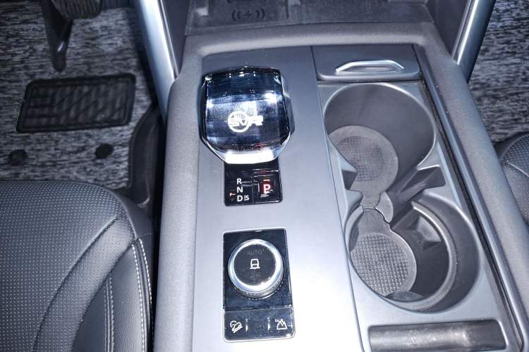 Used Land Rover Discovery 2024 360 PS S Gear Lever