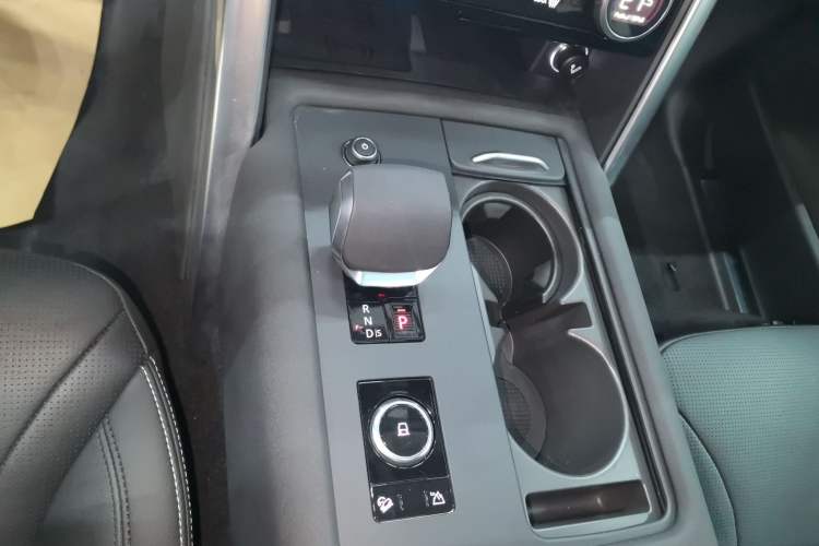 Used Land Rover Discovery 2024 360 PS S Gear Lever