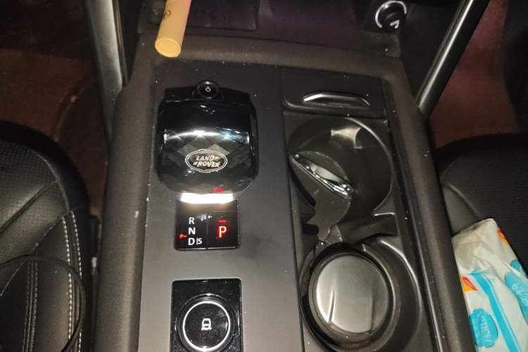 Used Land Rover Discovery 2024 360 PS Dynamic SE Gear Lever
