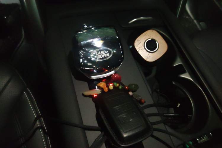 Used Land Rover Discovery 2024 300PS S Gear Lever