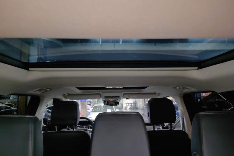 Used Land Rover Discovery 2024 360 PS S Headliner