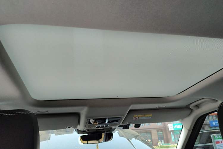 Used Land Rover Discovery 2024 360 PS S Headliner