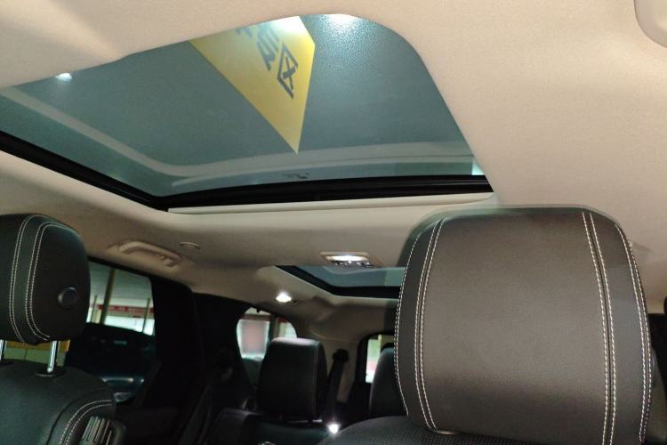 Used Land Rover Discovery 2024 360 PS S Headliner