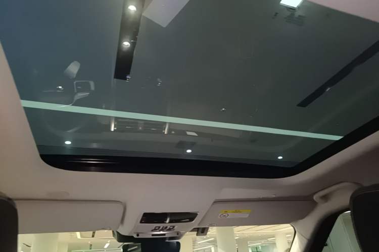 Used Land Rover Discovery 2024 360 PS S Headliner