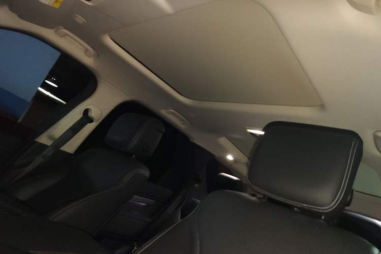 Used Land Rover Discovery 2024 360 PS Dynamic SE Headliner
