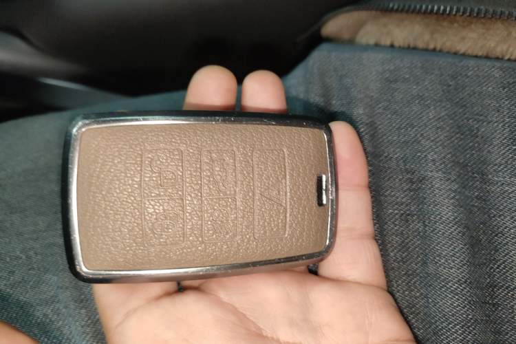 Used Land Rover Discovery 2024 360 PS S Interior 1