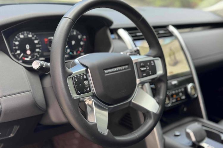 Used Land Rover Discovery 2024 360 PS S Interior 2