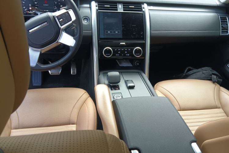 Used Land Rover Discovery 2024 360 PS Dynamic HSE Interior 2
