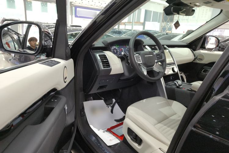 Used Land Rover Discovery 2024 360 PS S Interior 3