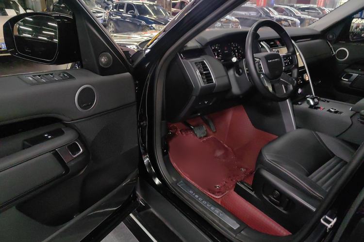 Used Land Rover Discovery 2024 360 PS S Interior 3