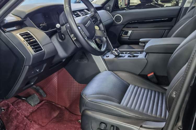 Used Land Rover Discovery 2024 360 PS S Interior 3