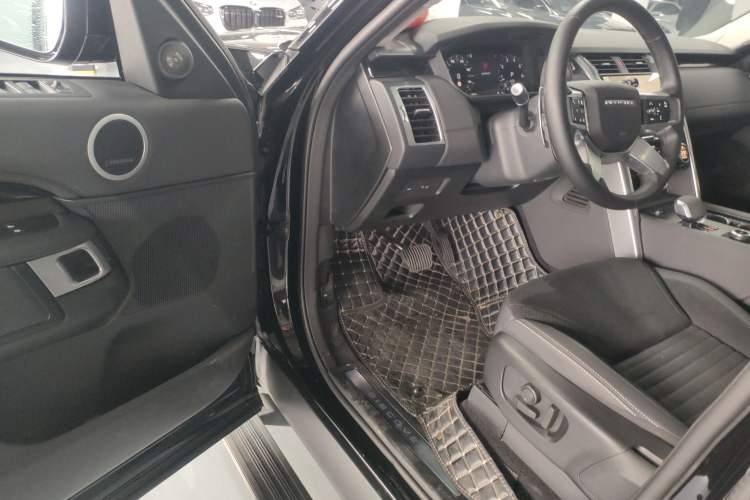 Used Land Rover Discovery 2024 360 PS S Interior 3