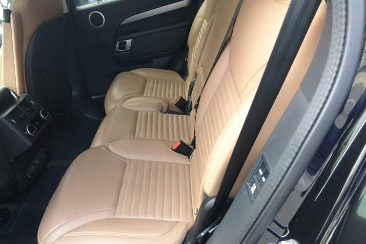 Used Land Rover Discovery 2024 360 PS Dynamic HSE Interior 4