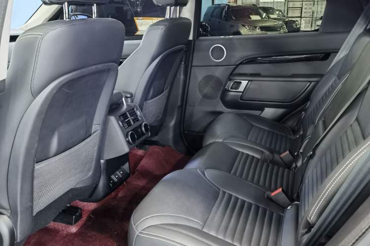Used Land Rover Discovery 2024 360 PS S Interior 4