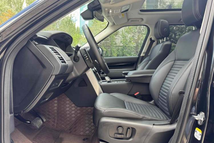 Used Land Rover Discovery 2024 360 PS S Interior 5