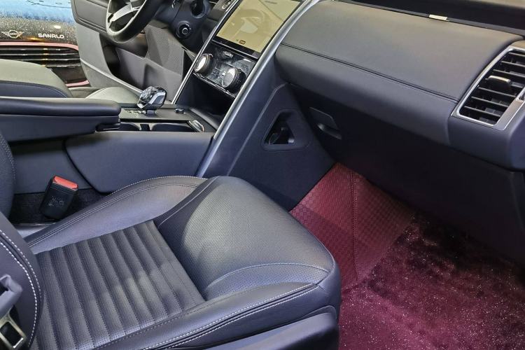 Used Land Rover Discovery 2024 360 PS S Interior 5