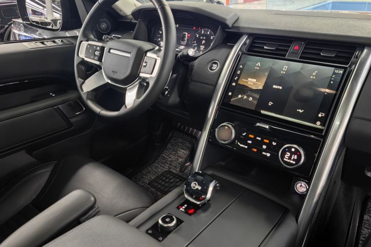Used Land Rover Discovery 2024 360 PS S Interior 5