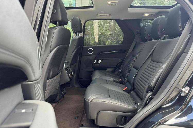 Used Land Rover Discovery 2024 360 PS S Interior 7