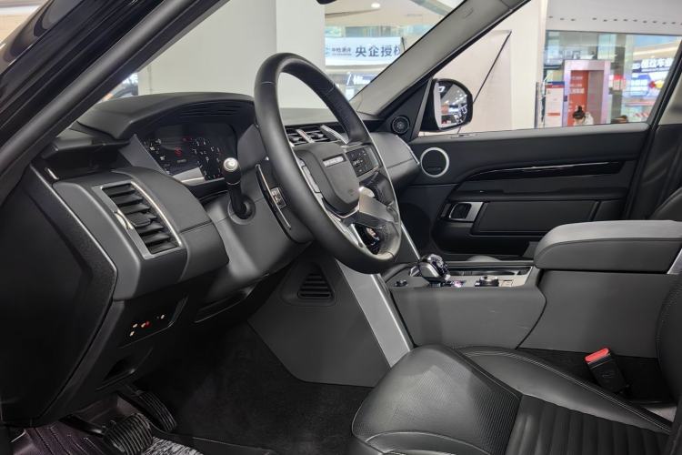 Used Land Rover Discovery 2024 360 PS S Interior 7