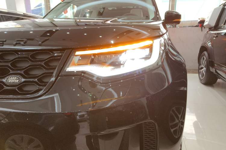 Used Land Rover Discovery 2024 360 PS S Left Front Headlight